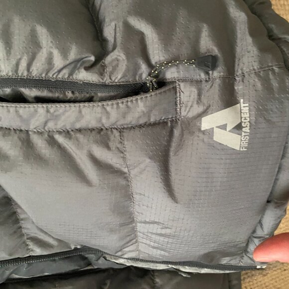 Eddie Bauer First Ascent Mountaineering Jacket Women's Medium - Picture 2 of 6